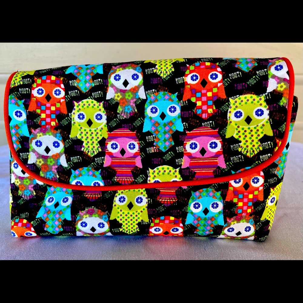 🟢 Owl Print Cosmetics Case